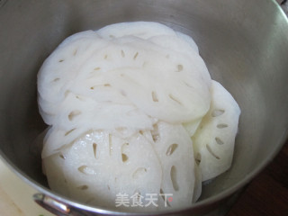 葱爆藕片的做法步骤：2