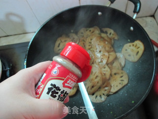 葱爆藕片的做法步骤：8