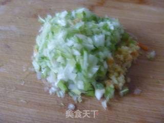 【简单制作的花样饼大全】多层牛肉芹菜馅饼的做法步骤：5