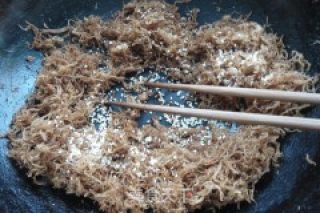 自制猪肉松的做法步骤：8