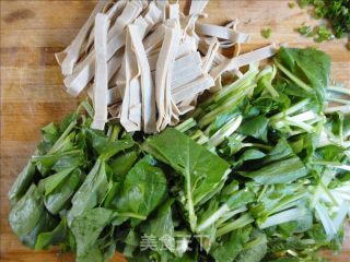 千张烧青菜的做法步骤：2