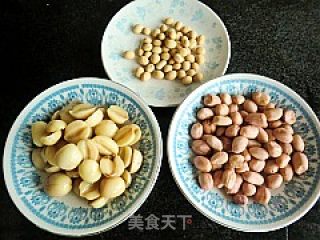 滋阴补气豆浆---花生莲子豆浆的做法步骤：1