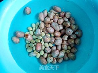 滋阴补气豆浆---花生莲子豆浆的做法步骤：2