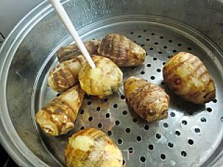 馋嘴小吃－－－白糖芋头的做法步骤：4