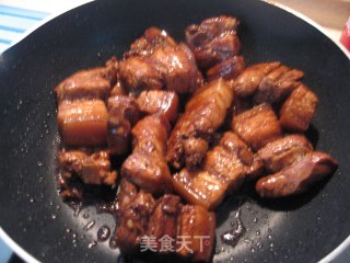 红烧肉焖豆角干的做法步骤：3
