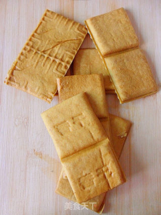 【自制小零食】 烧烤豆干的做法步骤：1