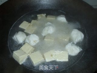 鱼丸冻豆腐汤的做法步骤：4
