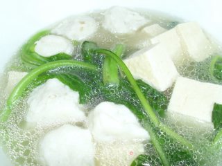 鱼丸冻豆腐汤的做法步骤：6