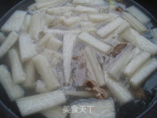 白萝卜牛肉汤的做法步骤：4