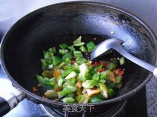 剁椒炒尖辣椒的做法步骤：4