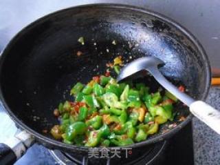 剁椒炒尖辣椒的做法步骤：6