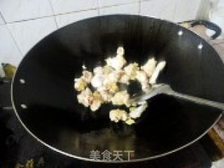 鸡翅炒菜花的做法步骤：2
