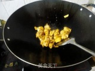 鸡翅炒菜花的做法步骤：3