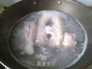 可乐红烧肉的做法步骤：1