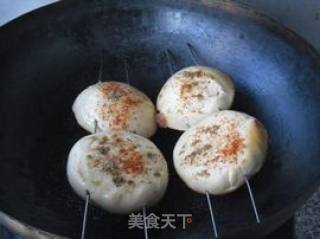 【孜然烧烤馒头片】的做法步骤：6