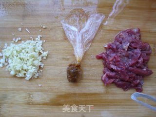 酱牛肉拌腐竹西兰花的做法步骤：1