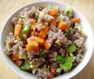 健康早餐----胡萝卜黄瓜鸡蛋炒饭的做法步骤：9