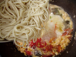 健康早餐----西红柿鸡蛋面的做法步骤：5