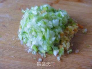 【简单制作的花样饼大全】多层牛肉胡萝卜馅饼的做法步骤：4