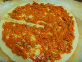 【简单制作的花样饼大全】多层牛肉胡萝卜馅饼的做法步骤：11