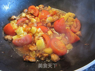 番茄菠萝炒鸡柳的做法步骤：7