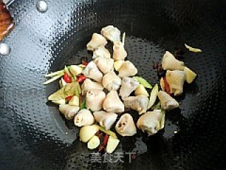 简单家常菜---鸡小肘烧土豆的做法步骤：6