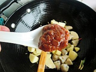 简单家常菜---鸡小肘烧土豆的做法步骤：9