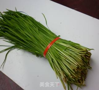 韭菜鸡蛋煎饼的做法步骤：1