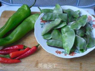 【青红椒炒扁豆】的做法步骤：1