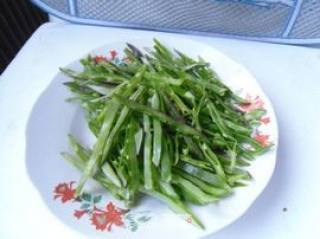【青红椒炒扁豆】的做法步骤：3