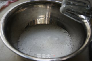 百战百胜——不回缩的原味戚风蛋糕的做法步骤：1