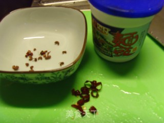 宫爆肉丁的做法步骤：2