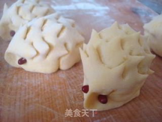 【南瓜的花样年华】南瓜花生红糖刺猬包的做法步骤：7