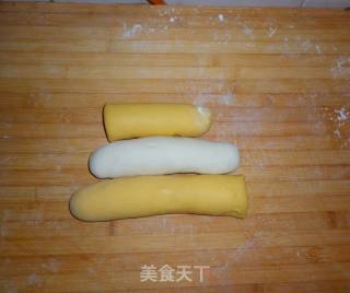 双色梅花馒头的做法步骤：3