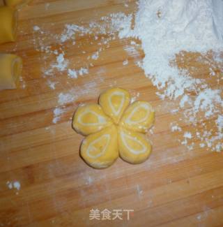双色梅花馒头的做法步骤：10
