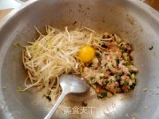 山寨--酥炸迷你小春卷的做法步骤：1