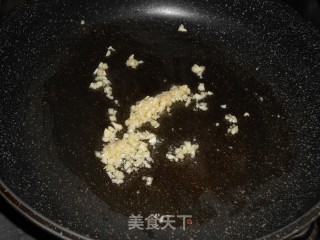 蒜茸炒佛手瓜　的做法步骤：3