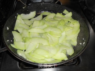 蒜茸炒佛手瓜　的做法步骤：6