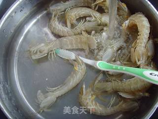 椒盐富贵虾的做法步骤：1