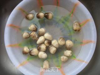 抗癌解毒----------红白豆腐溜草菇的做法步骤：2