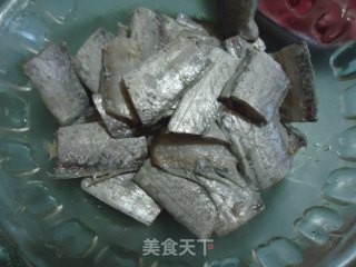 红烧带鱼的做法步骤：2