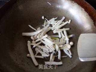 清淡鲜美------海鲜菇火腿虾汤的做法步骤：6