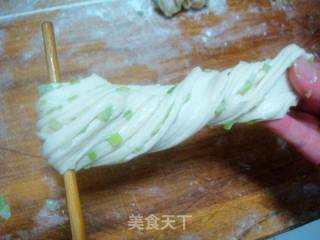 葱花油卷的做法步骤：12
