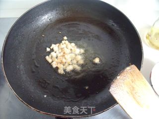 给剩米饭披上华丽的外衣—蛋包饭的做法步骤：4