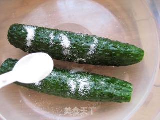 增强食欲—韩式黄瓜泡菜的做法步骤：1