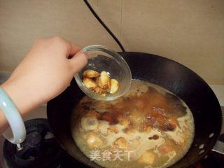 不用火也能做的私房笋干红烧肉的做法步骤：8