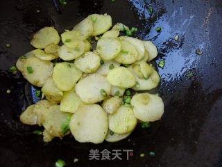 家常菜----鲜蘑炒白菜的做法步骤：4