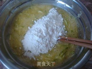 【南瓜的花样年华】南瓜腊肠糊塌子的做法步骤：4