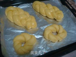 【南瓜的花样年华】南瓜编花面包的做法步骤：9