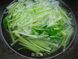 西芹拌腐竹的做法步骤：5